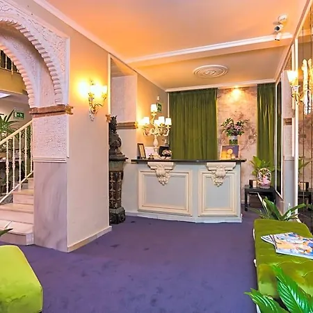 Hotel The Town House 2*