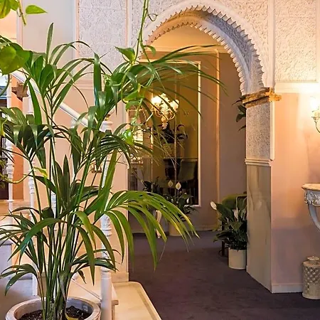 Hotel The Town House 2*