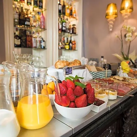 The Town House Hotel 2*