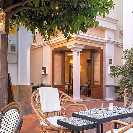 The Town House Hotel