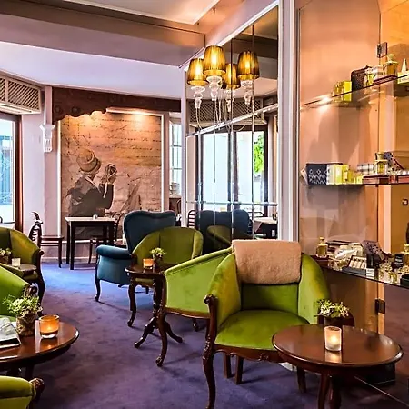 The Town House 2*